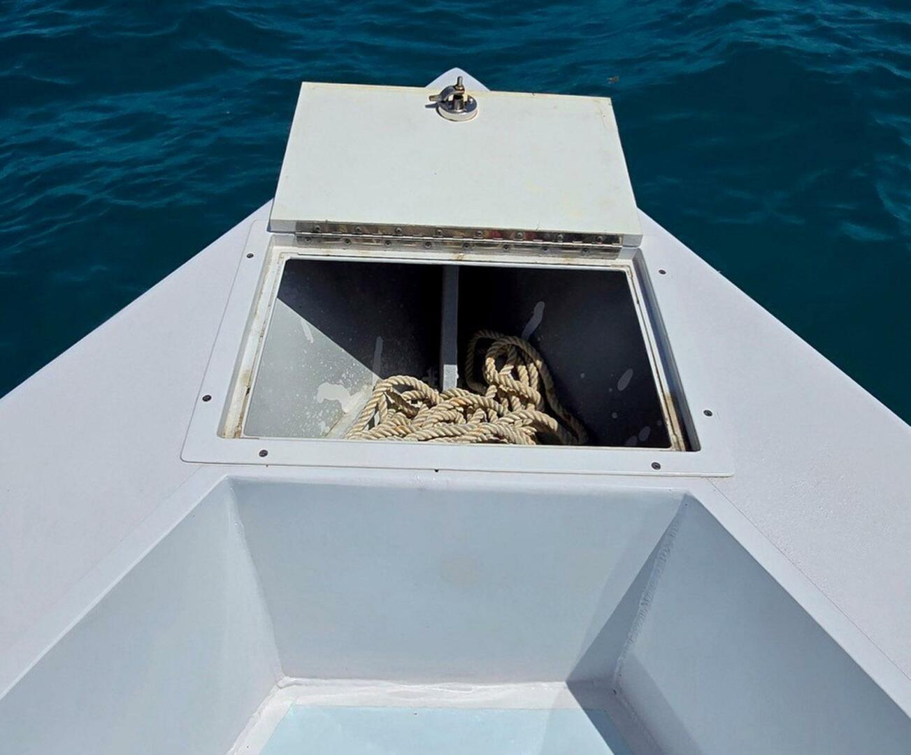 2012 Contender Custom 33 Center Console - Image 7