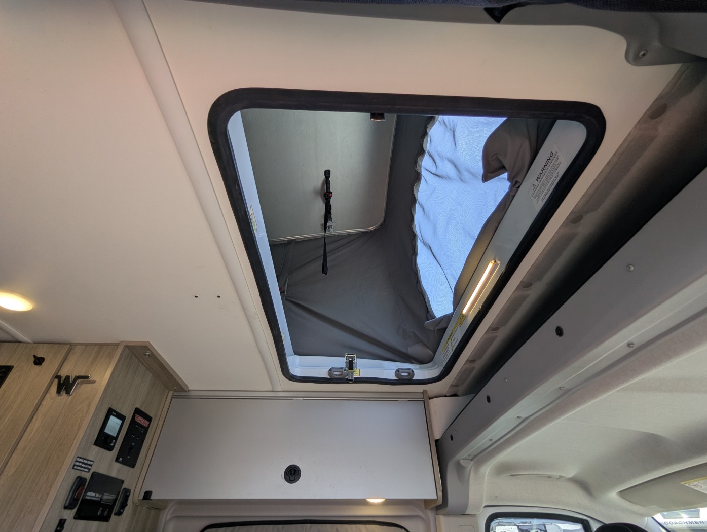 2023 Winnebago Solis NPF 59P - Image 19