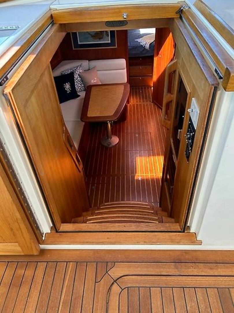 2004 Sabre 42 Express Hardback Base - Image 18