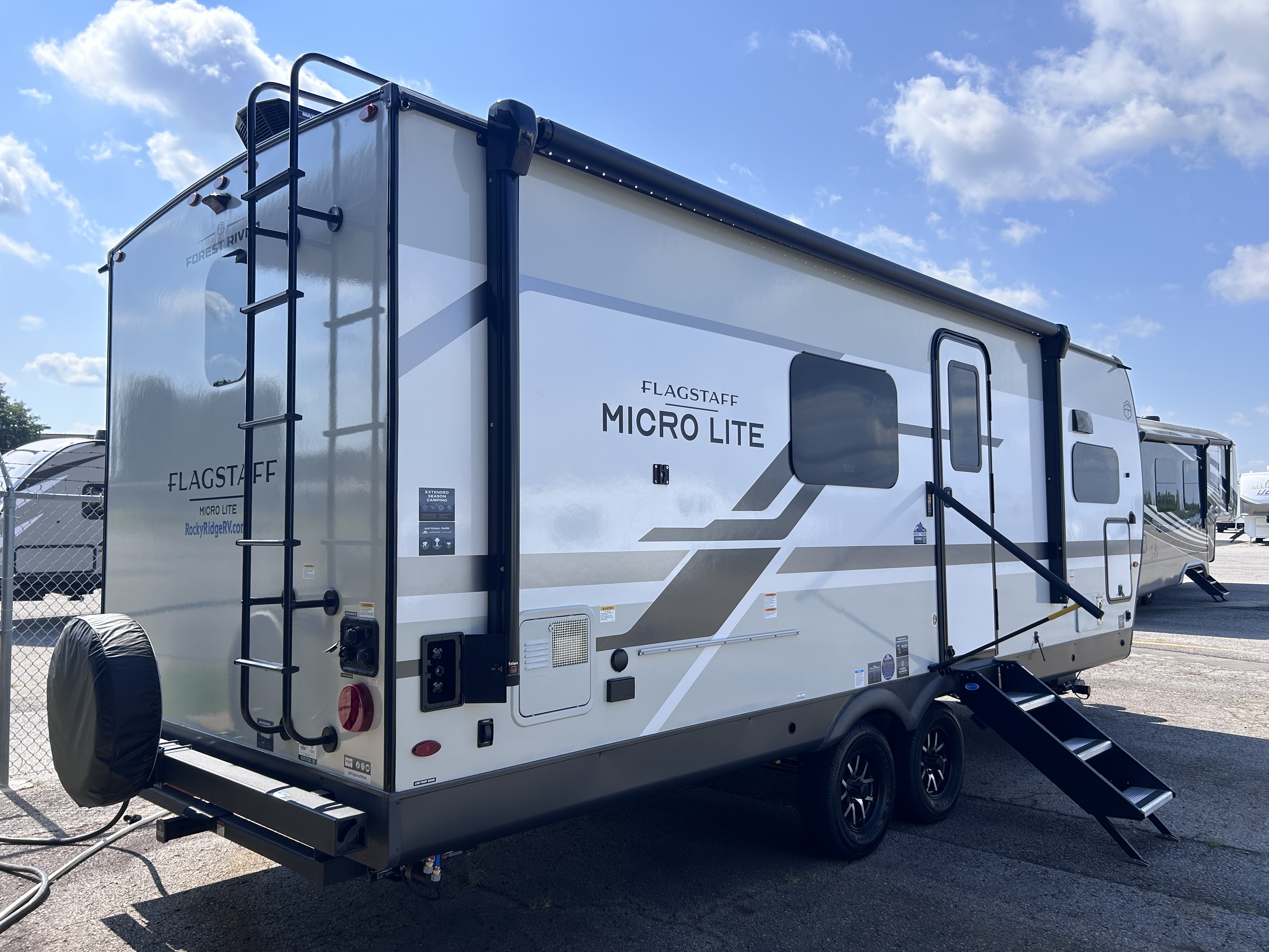 2026 Forest River Micro-Lite 25MBR - Image 8