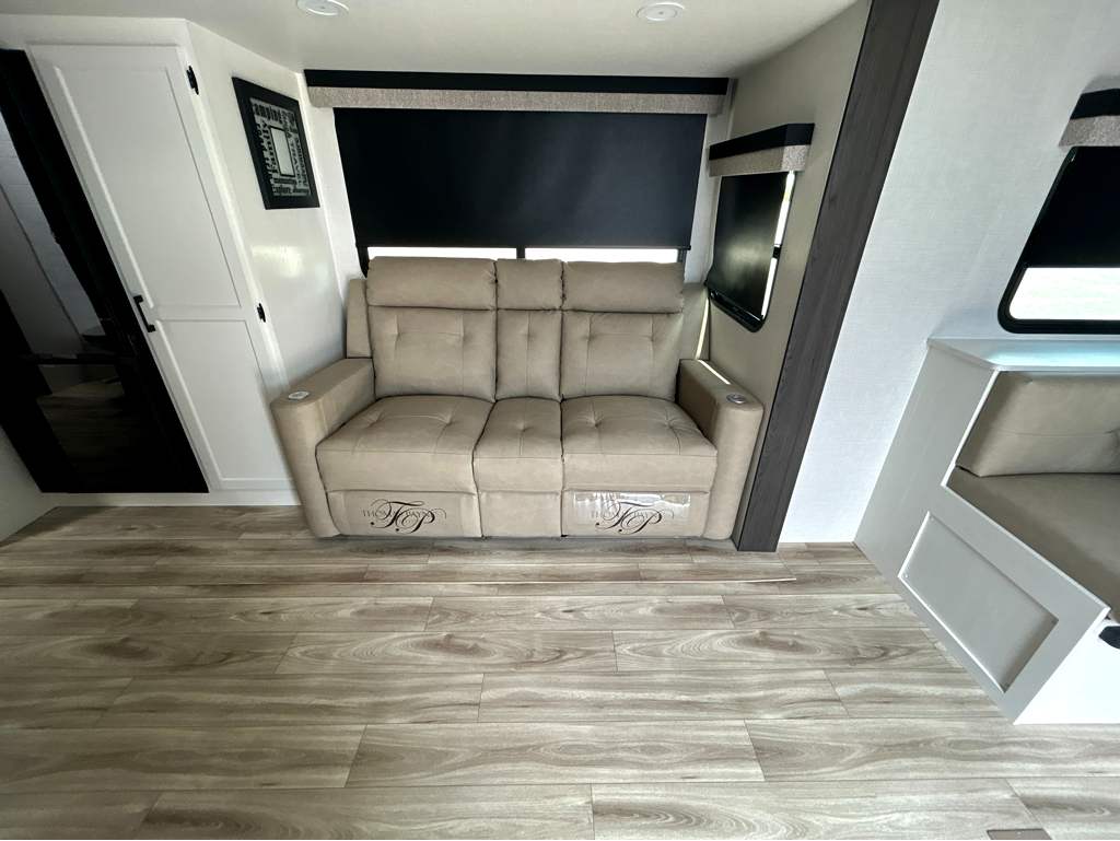 2027 VENTURE RV STRATUS 282VFD - Image 11