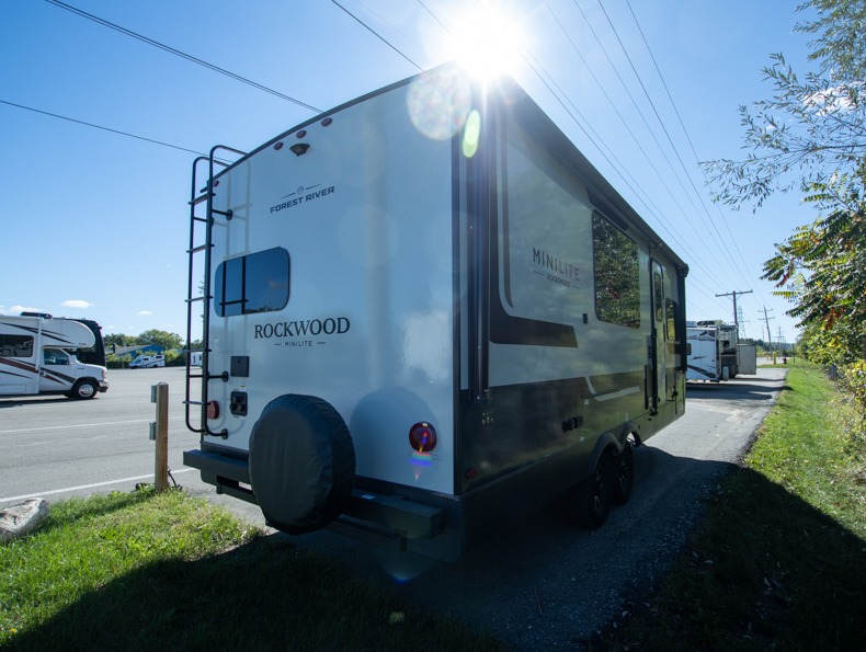 2026 Forest River Rockwood Mini Lite 2522FB - Image 2