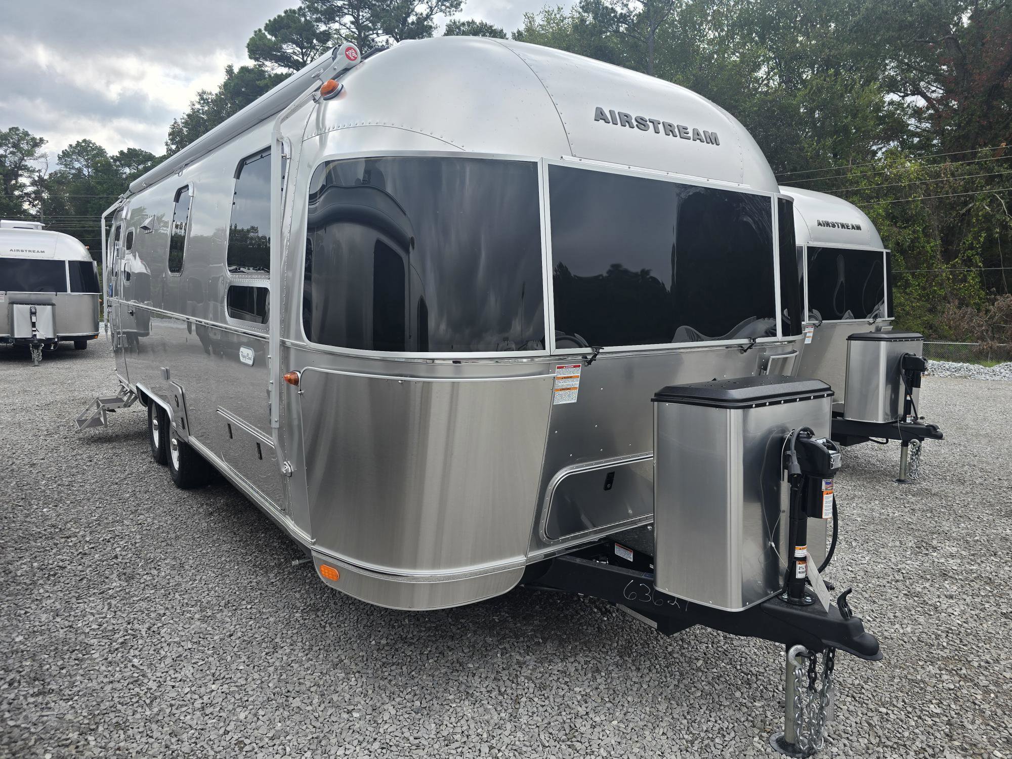 2026 AIRSTREAM FLYING CLOUD 27FBT - Image 1