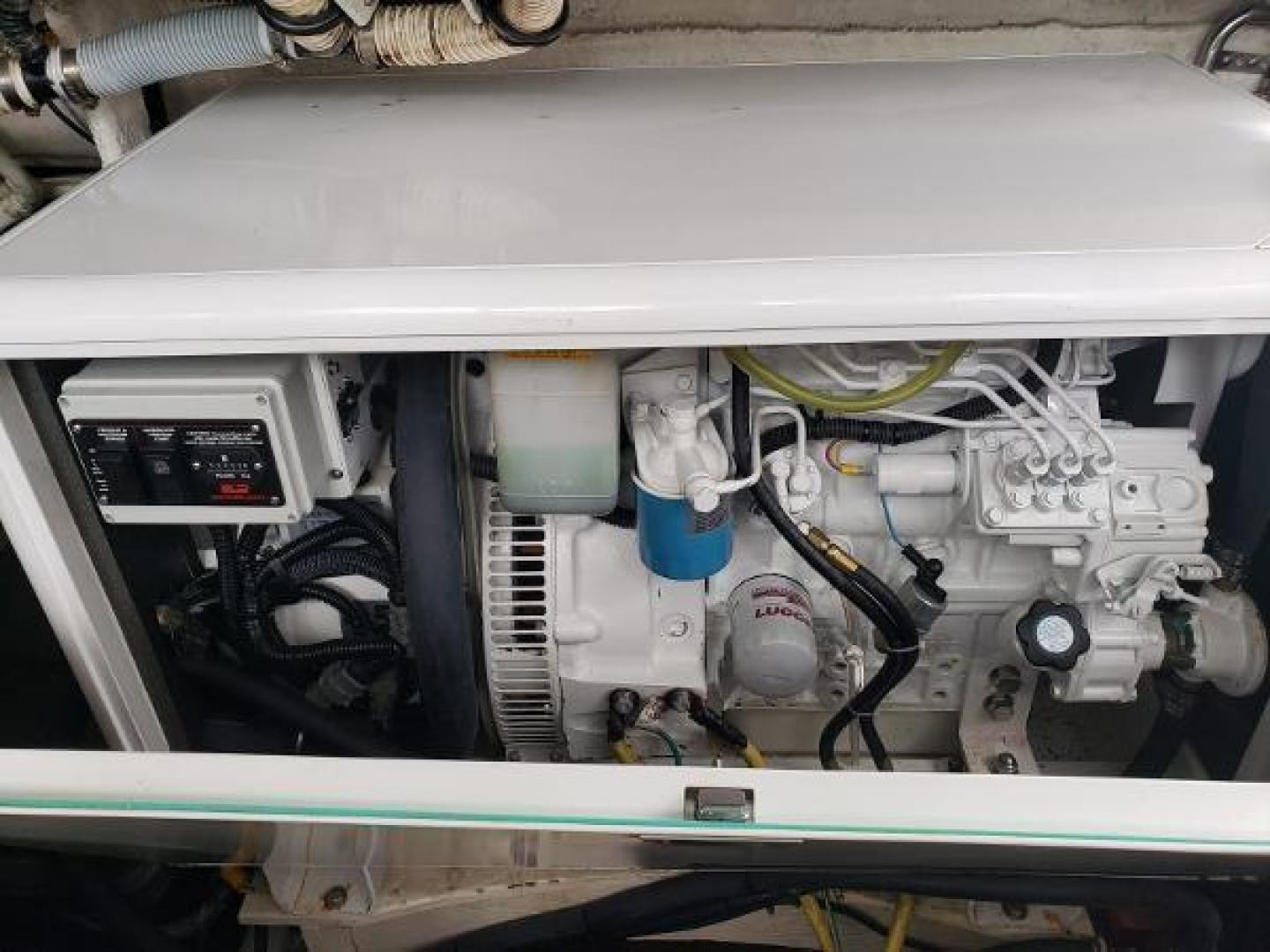 2002 Maxum 4200 SCR - Image 38