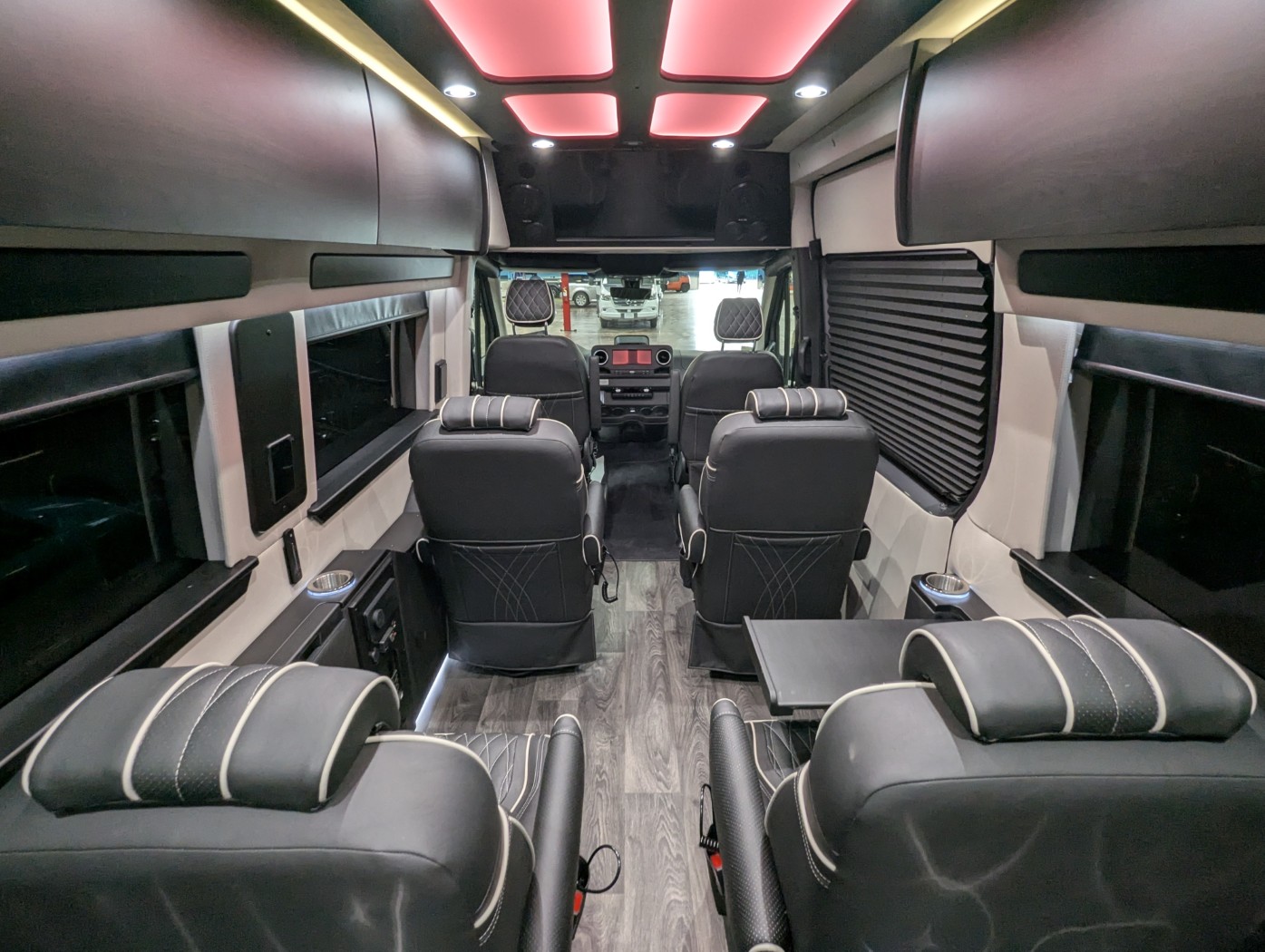 2027 Midwest Automotive Designs Luxe Cruiser - Image 34