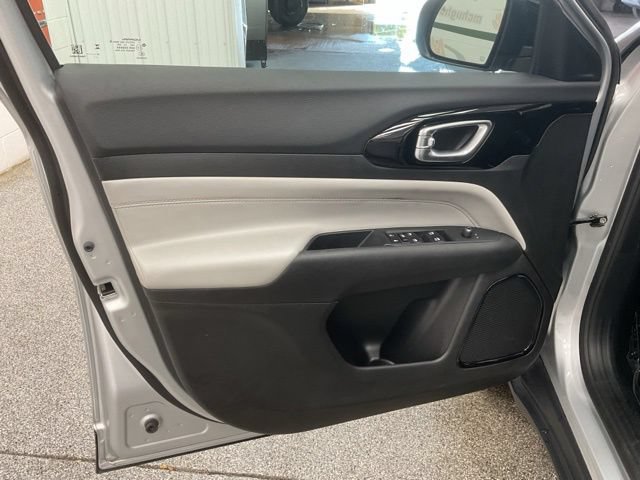 2025 Jeep Compass Limited 4x4 - Image 11