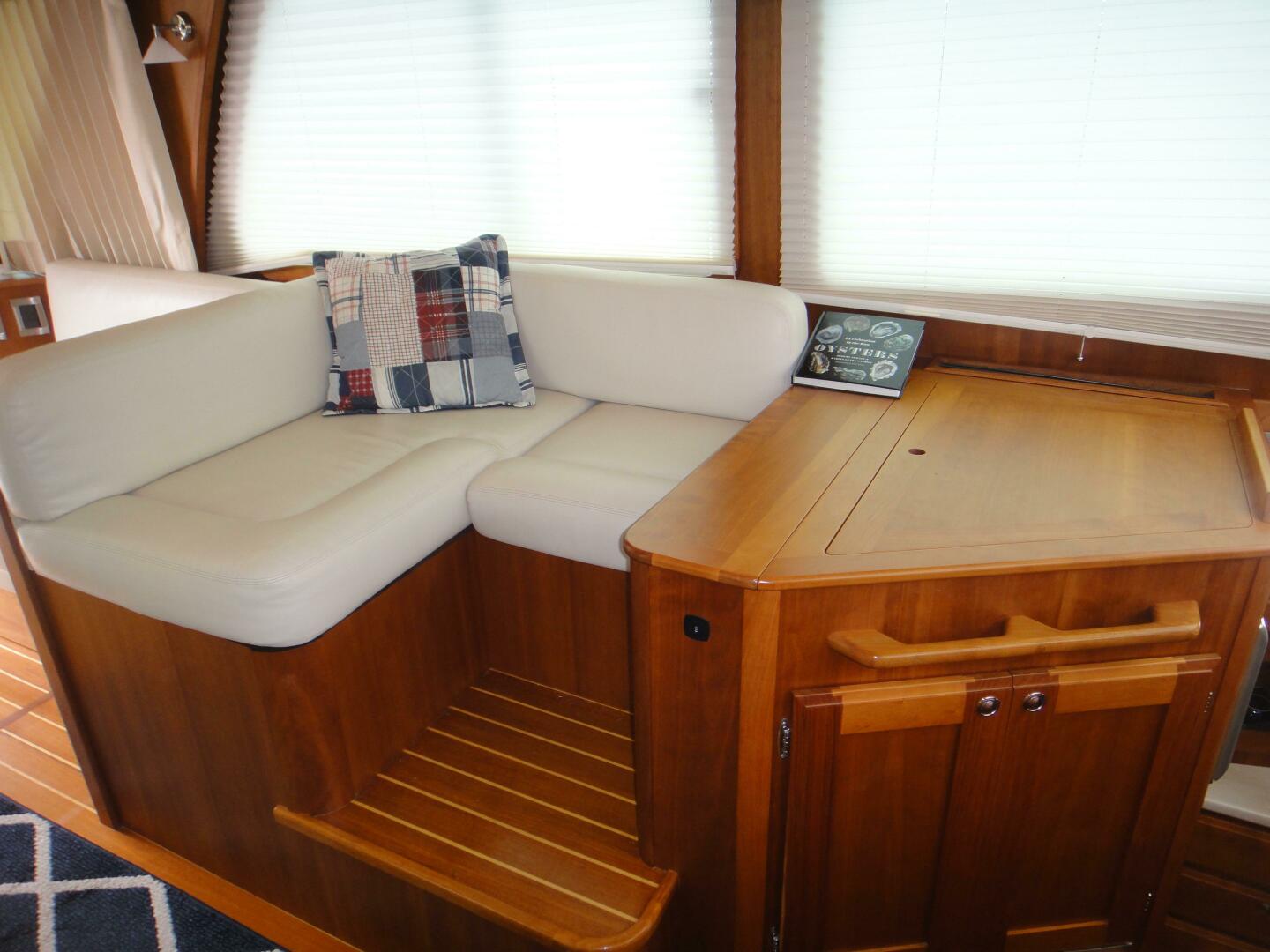 2018 Sabre 48 Salon Express - Image 6