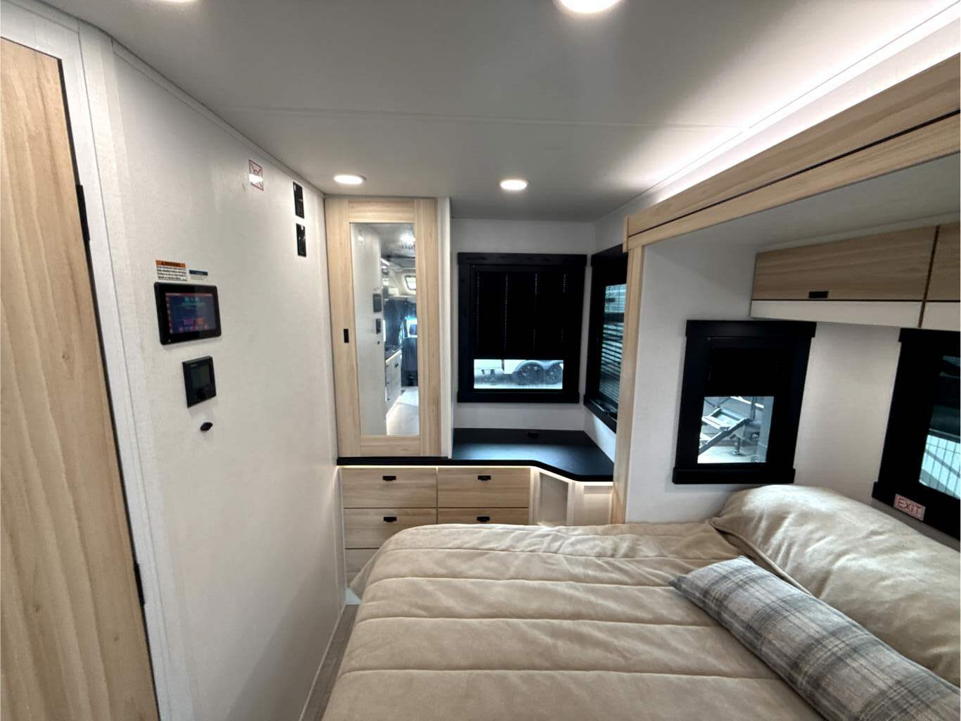 2027 JAYCO MELBOURNE PRESTIGE 25LP - Image 29