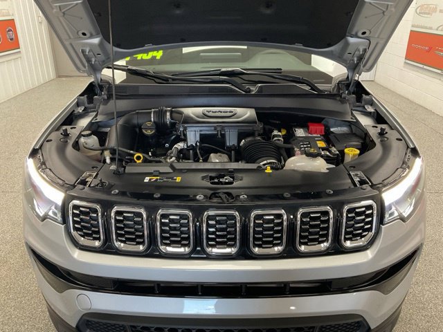 2025 Jeep Compass Limited 4x4 - Image 13