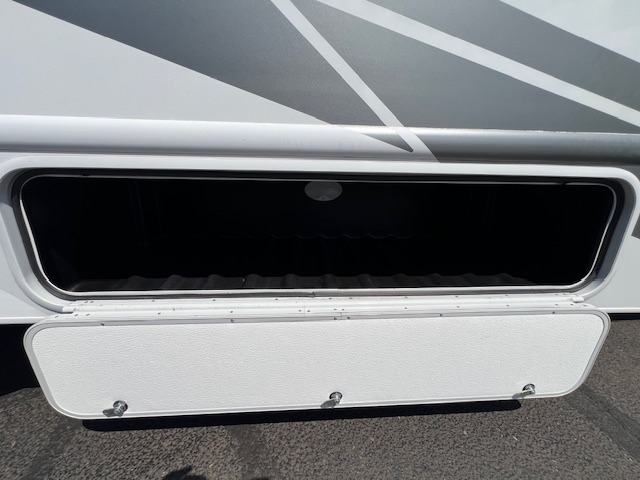 2025 Thor Motor Coach Quantum LC28 - Image 9