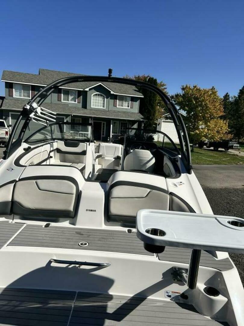 2019 Yamaha Boats AR210 - Image 16