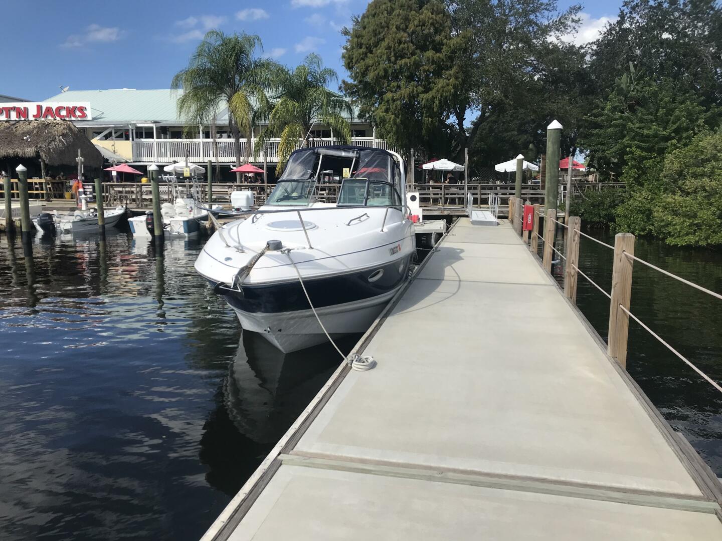 2006 Larson 274 Cabrio - Image 3