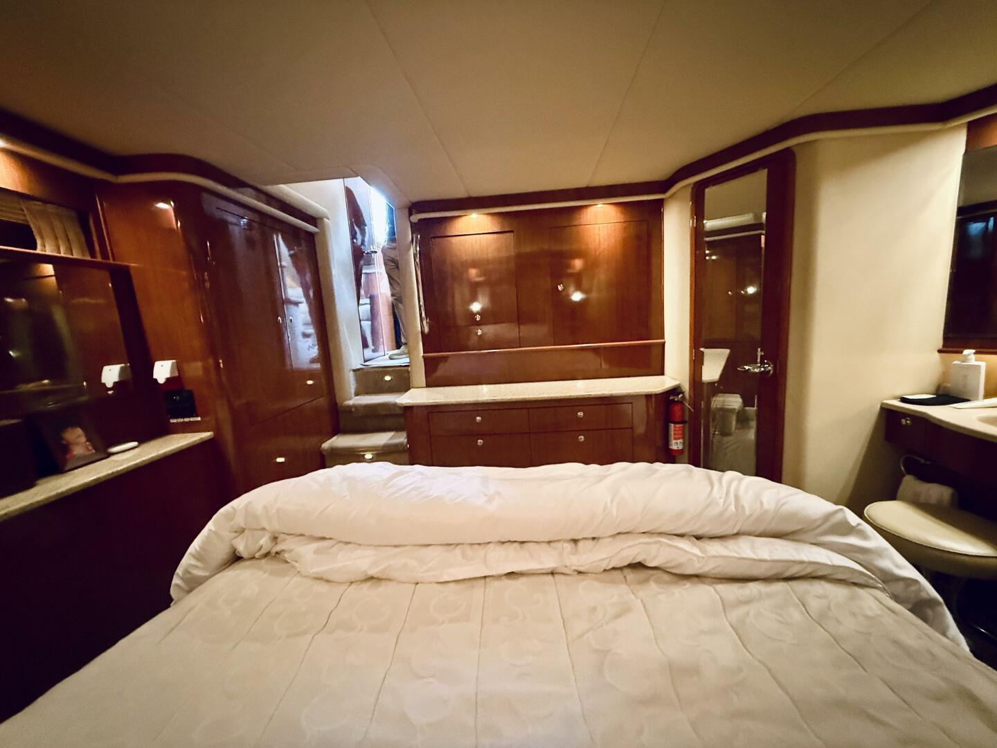 2003 Sea Ray 480 Motor Yacht - Image 64