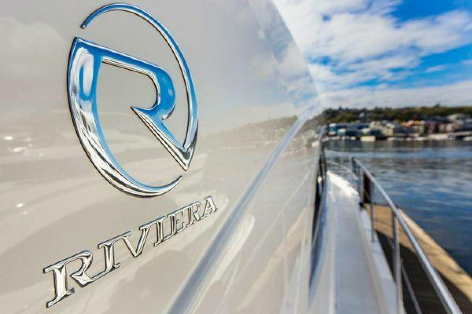 2019 Riviera 395 SUV - Image 21