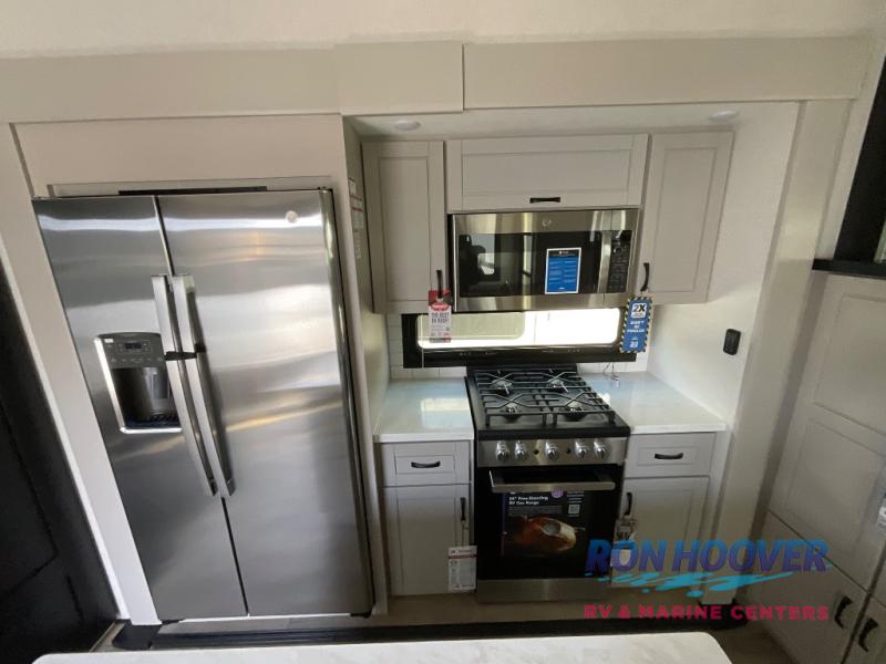 2026 JAYCO NORTHPOINT 382FLRB - Image 9