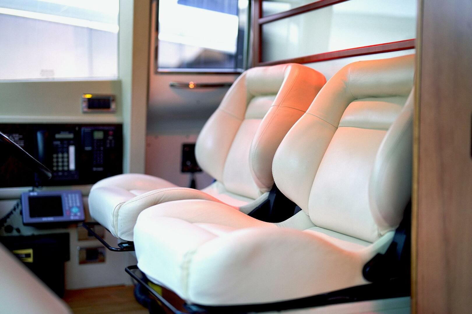 2007 Princess 23M - Image 29