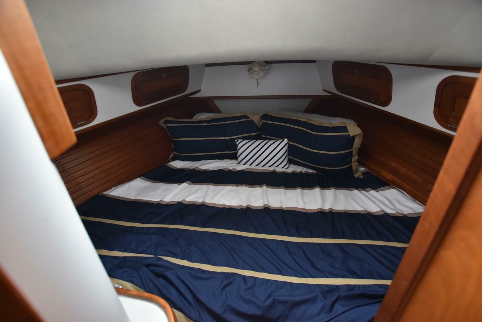 1999 Legacy 34 Express - Image 18