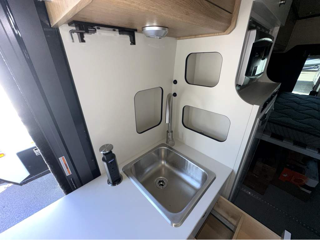 2026 AIRSTREAM RANGELINE - Image 15