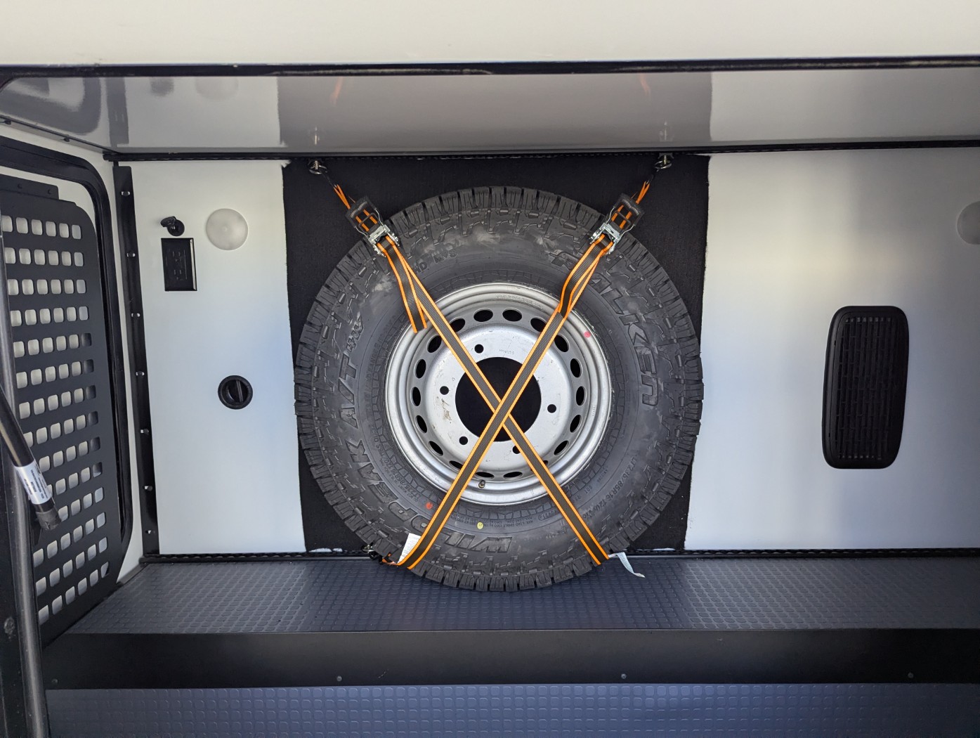 2026 Winnebago EKKO Sprinter 23B AWD - ATH Edition - Image 11
