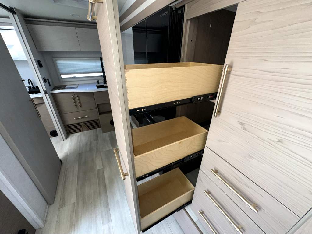 2025 GRAND DESIGN SERENOVA 150HL - Image 22