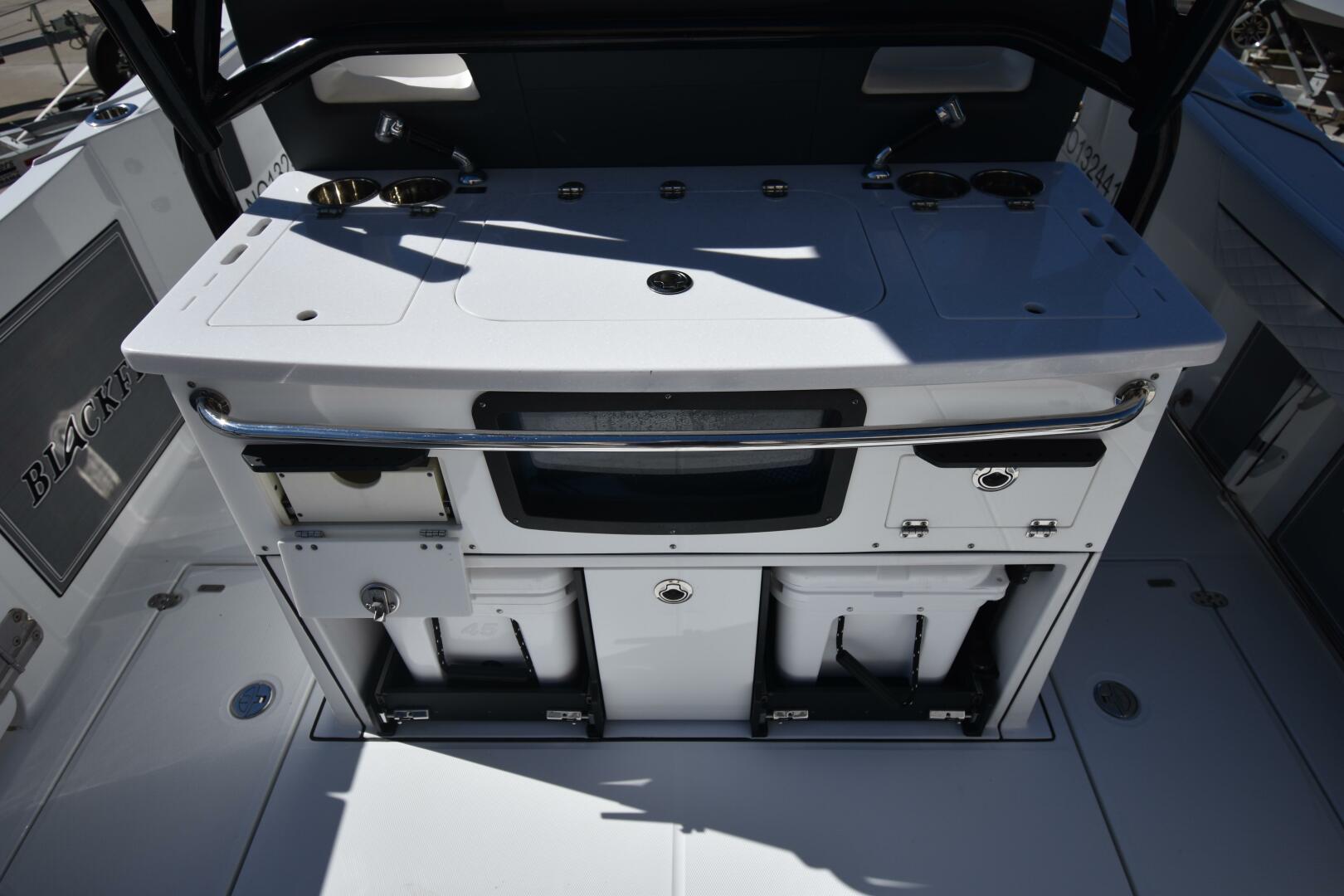 2021 Blackfin 332CC - Image 10