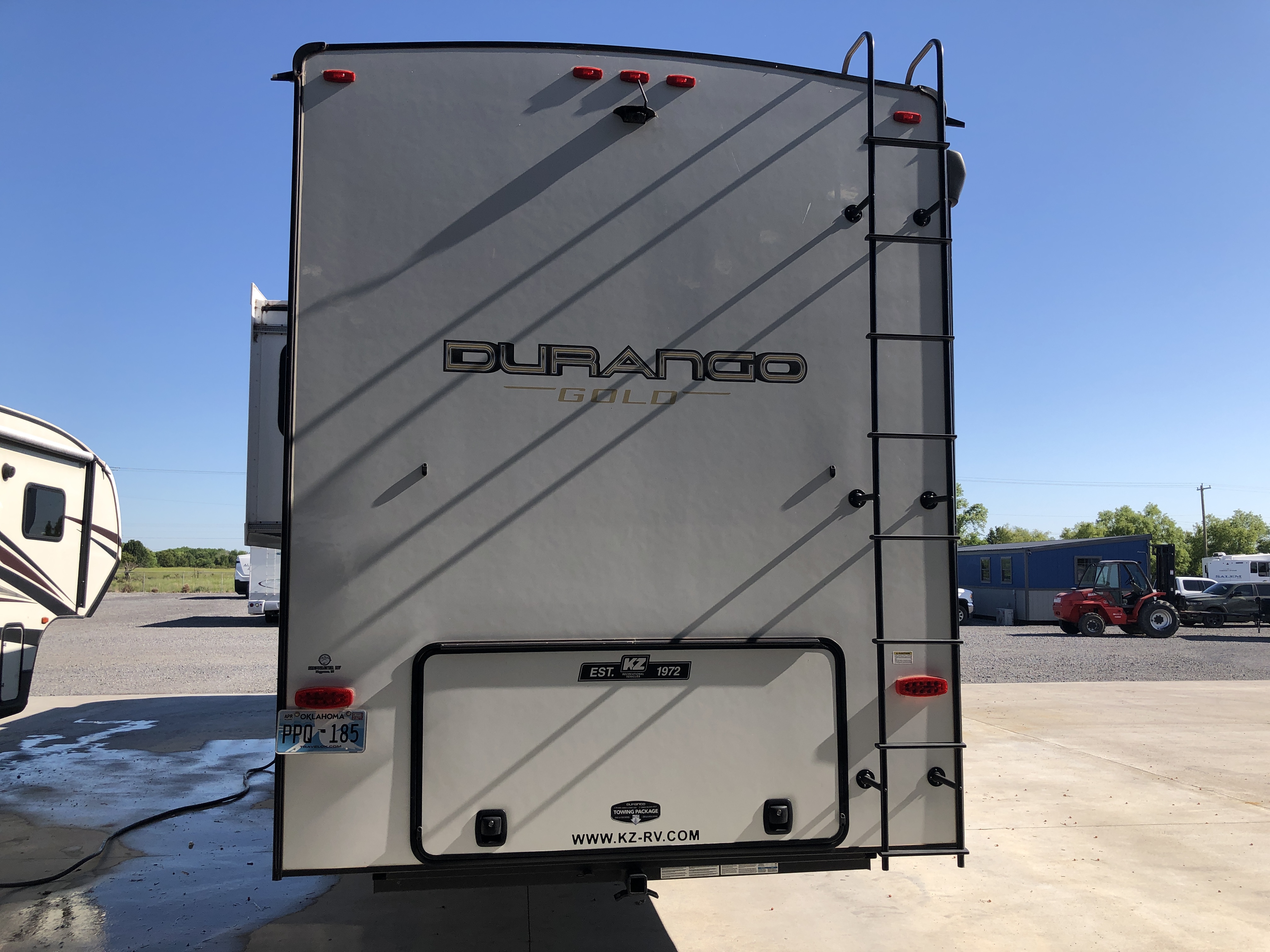 2024 KZ RV Durango Gold G386FLF - Image 6