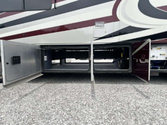 2017 TIFFIN ALLEGRO BREEZE 32BR - Image 3