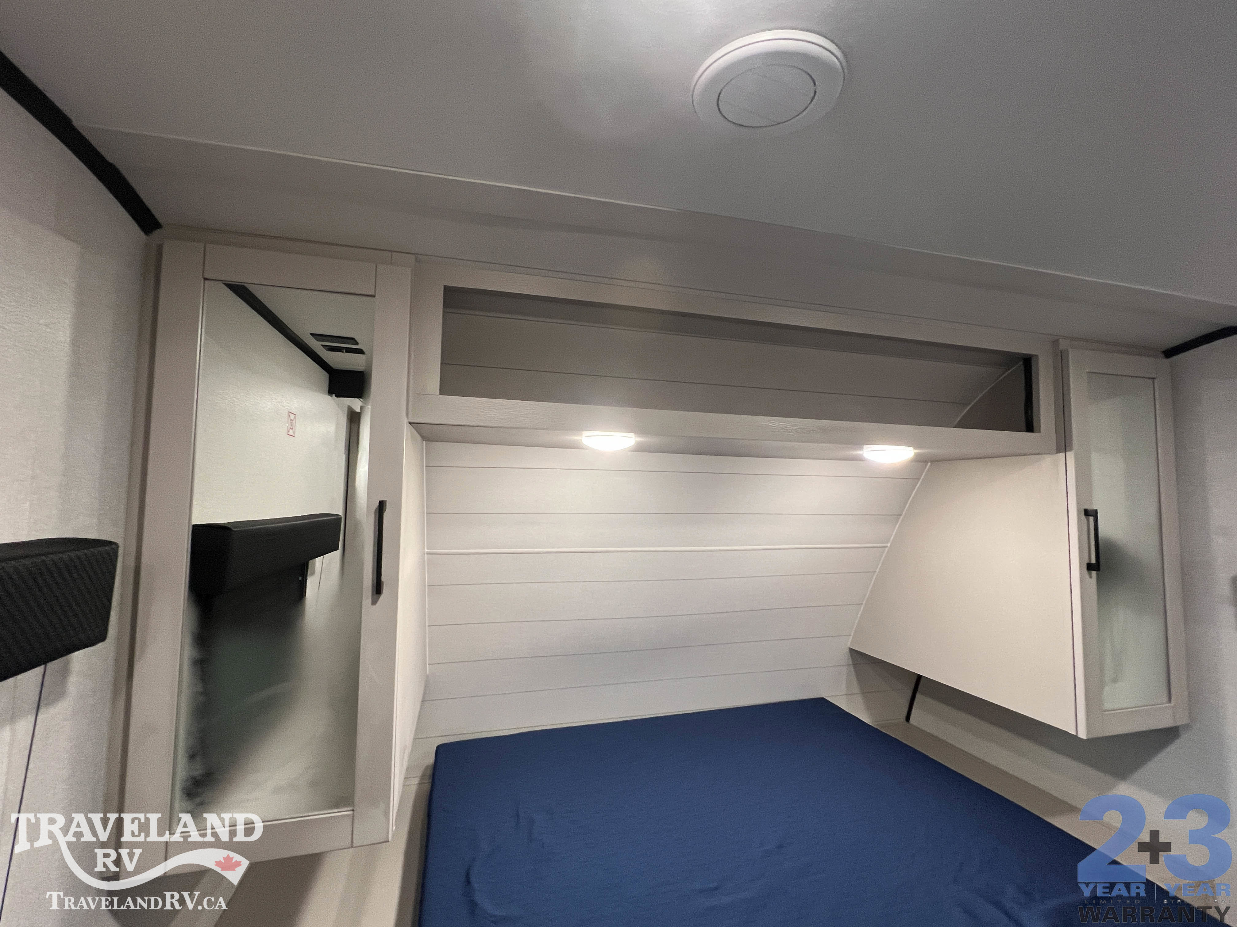 2026 JAYCO Jay Feather 26BHSL - Image 24