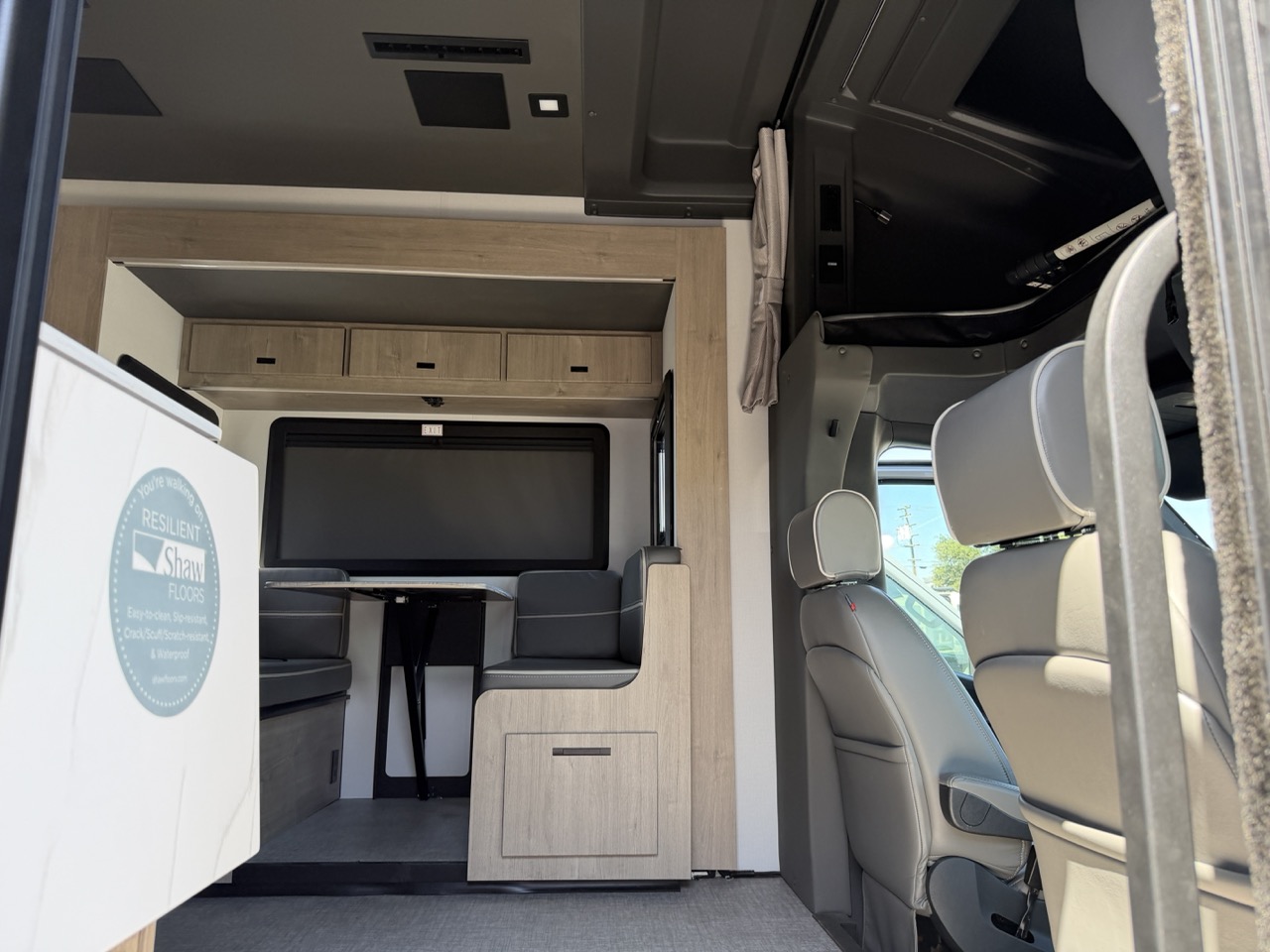 2026 Grand Design Lineage Series M 25TK - Image 3
