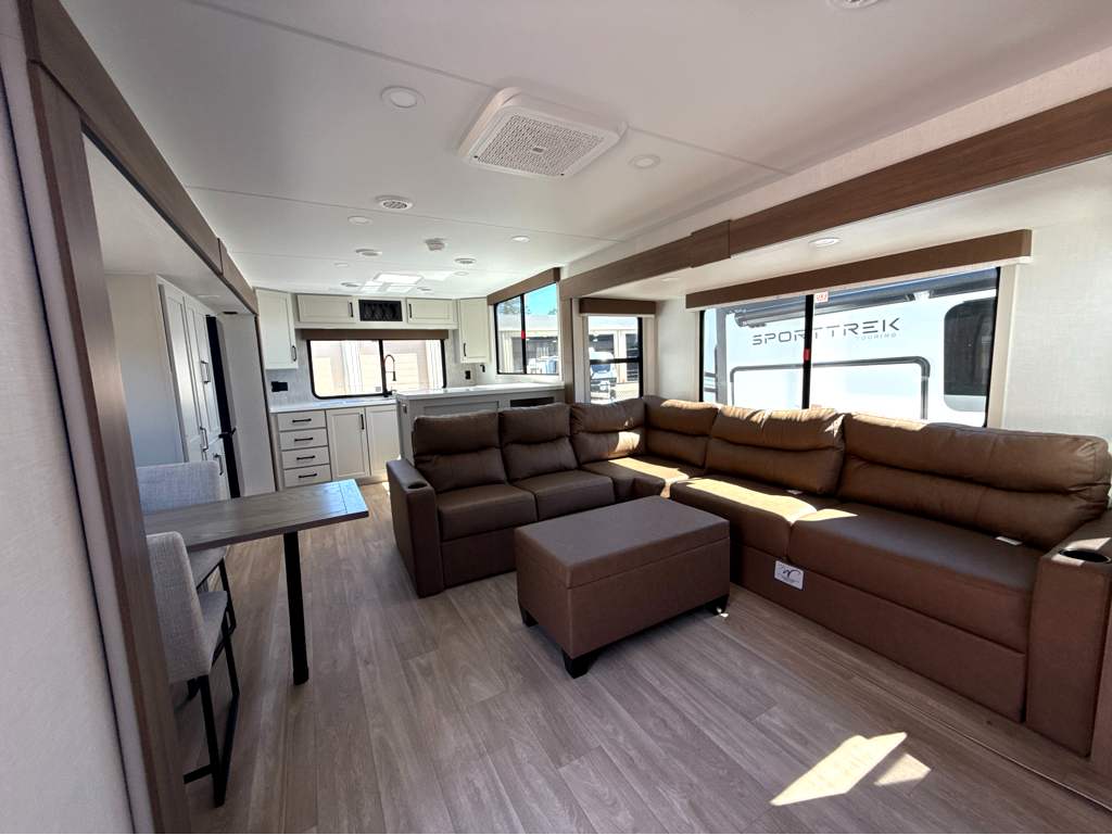 2027 VENTURE RV SPORTTREK 323VRK - Image 8