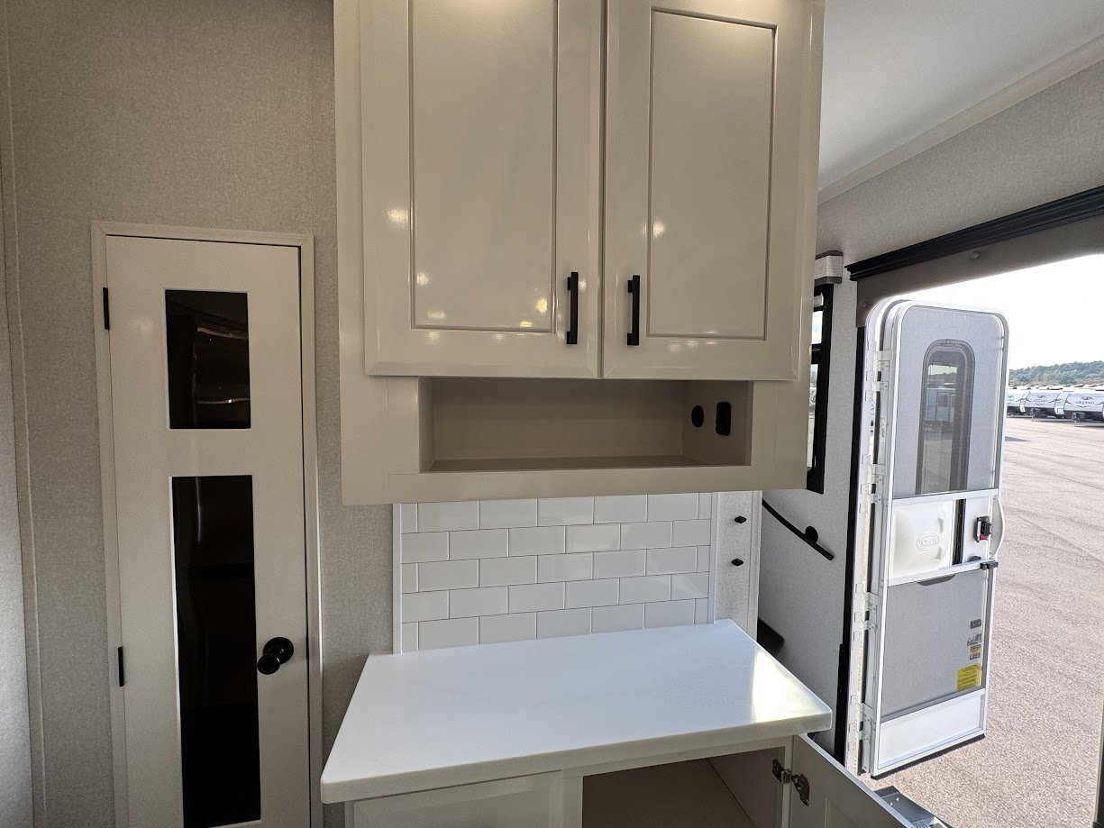 2026 JAYCO PINNACLE 32RLTS - Image 31