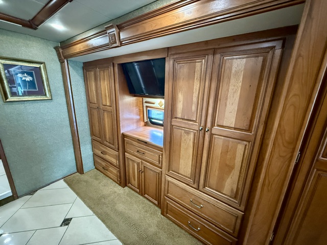 2013 WINNEBAGO TOUR 42QD - Image 23