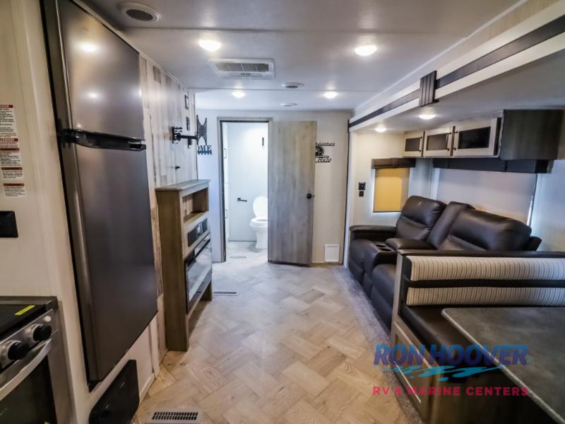 2023 PALOMINO 26RBSS - Image 14