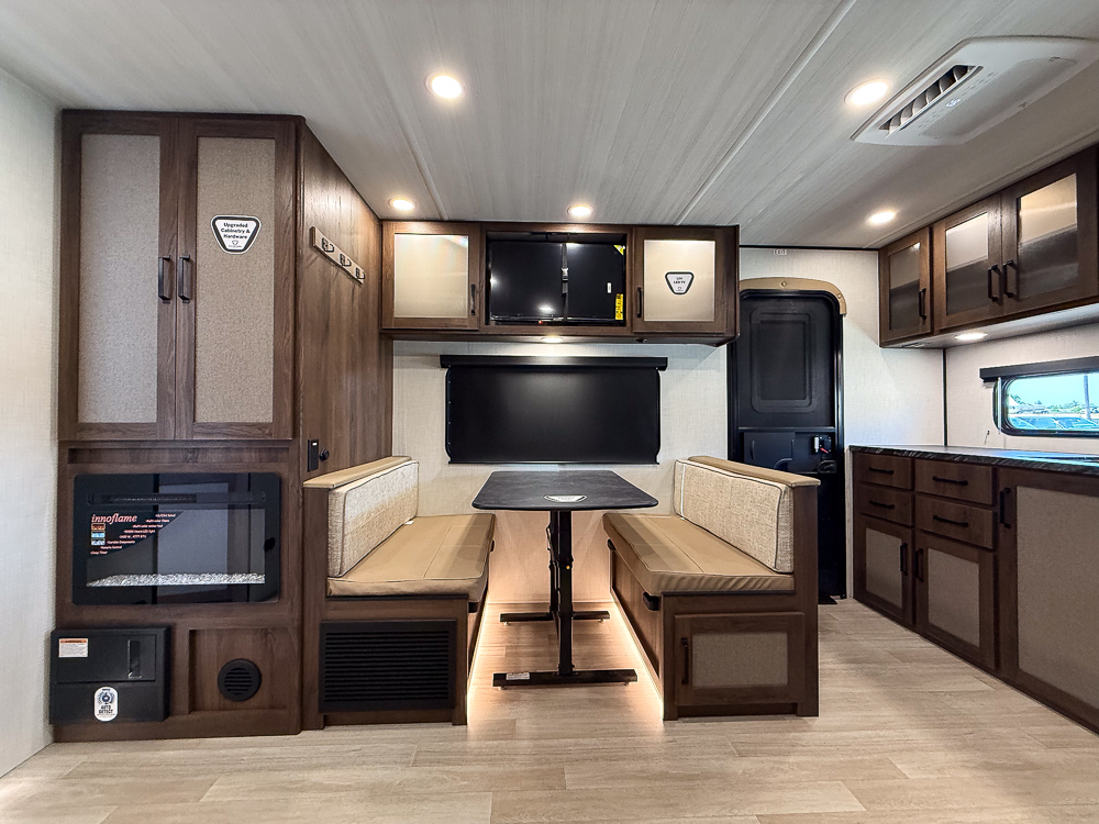 2027 KEYSTONE BULLET 245RKS - Image 29