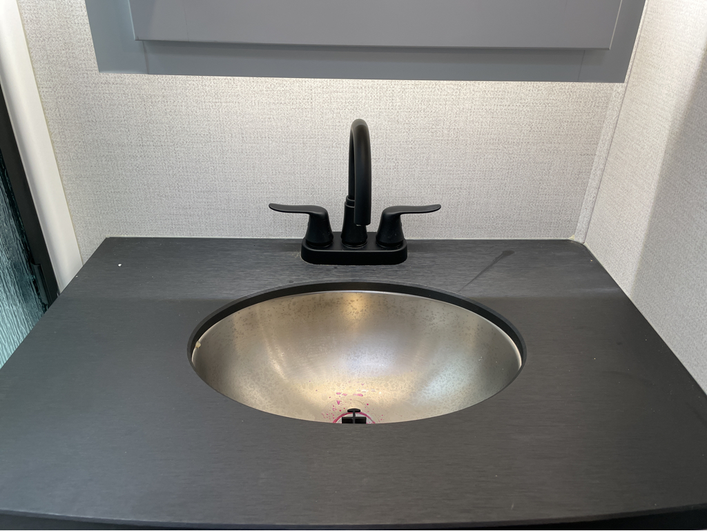 2022 Keystone Raptor 351 - Image 23