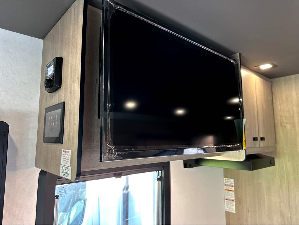 2027 Grand Design Lineage Series M 25FW - Image 14
