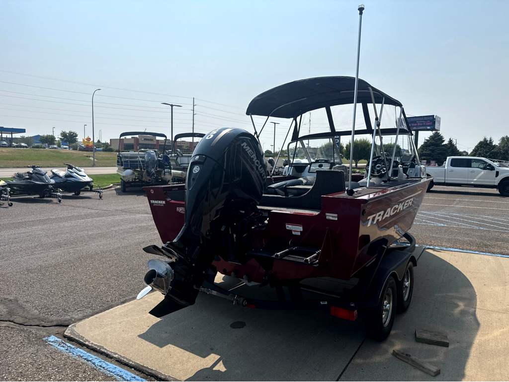 2018 Tracker Targa V18 - Image 6