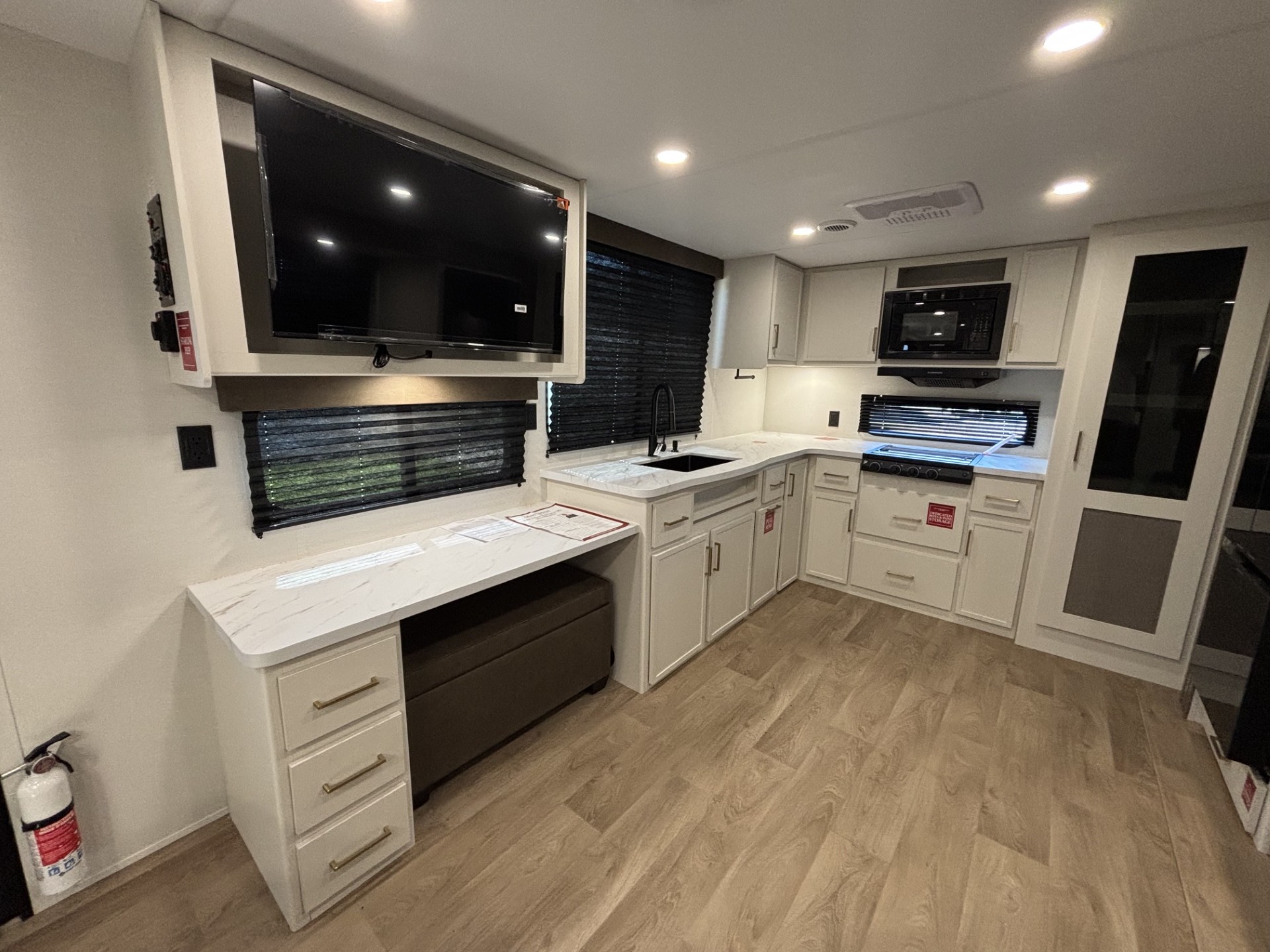2027 Grand Design Transcend 315RKT - Image 12