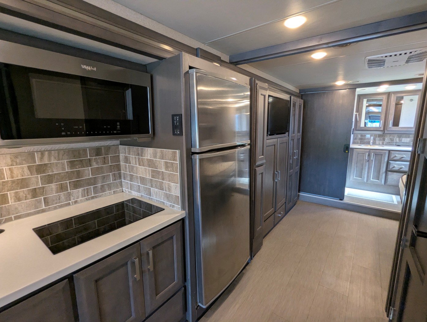 2023 Thor Motor Coach Palazzo 37.5 - Image 28