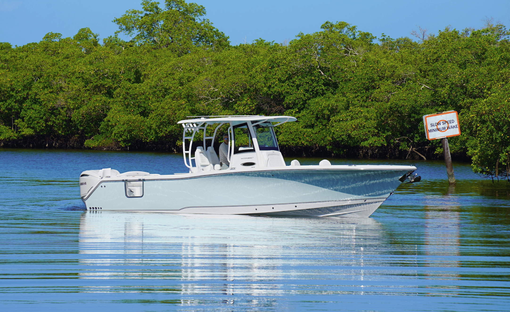 2027 SEA HUNT ULTRA 305SE - Image 5