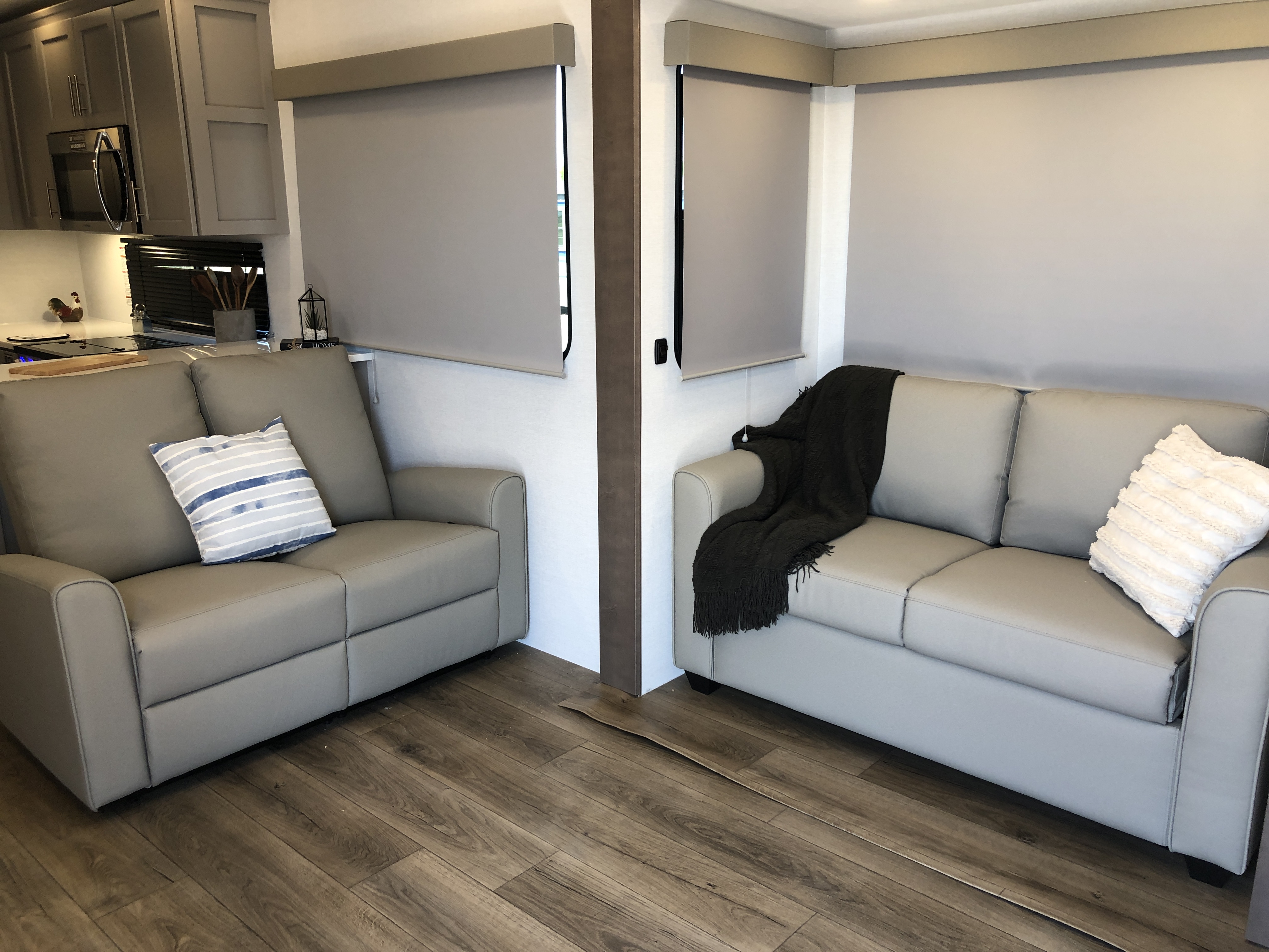 2026 Alliance RV Avenue 35RKS - Image 12