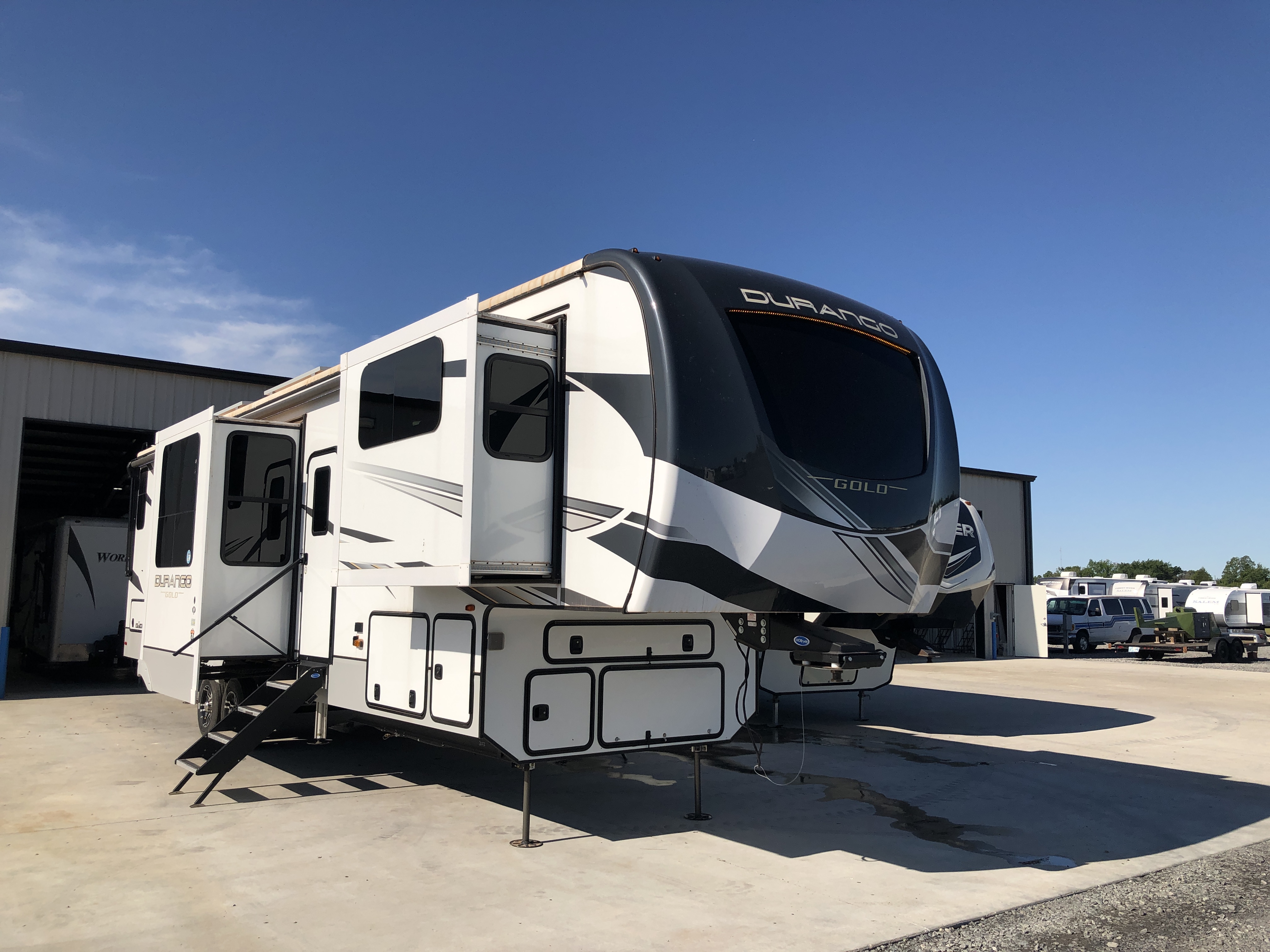 2024 KZ RV Durango Gold G386FLF - Image 1