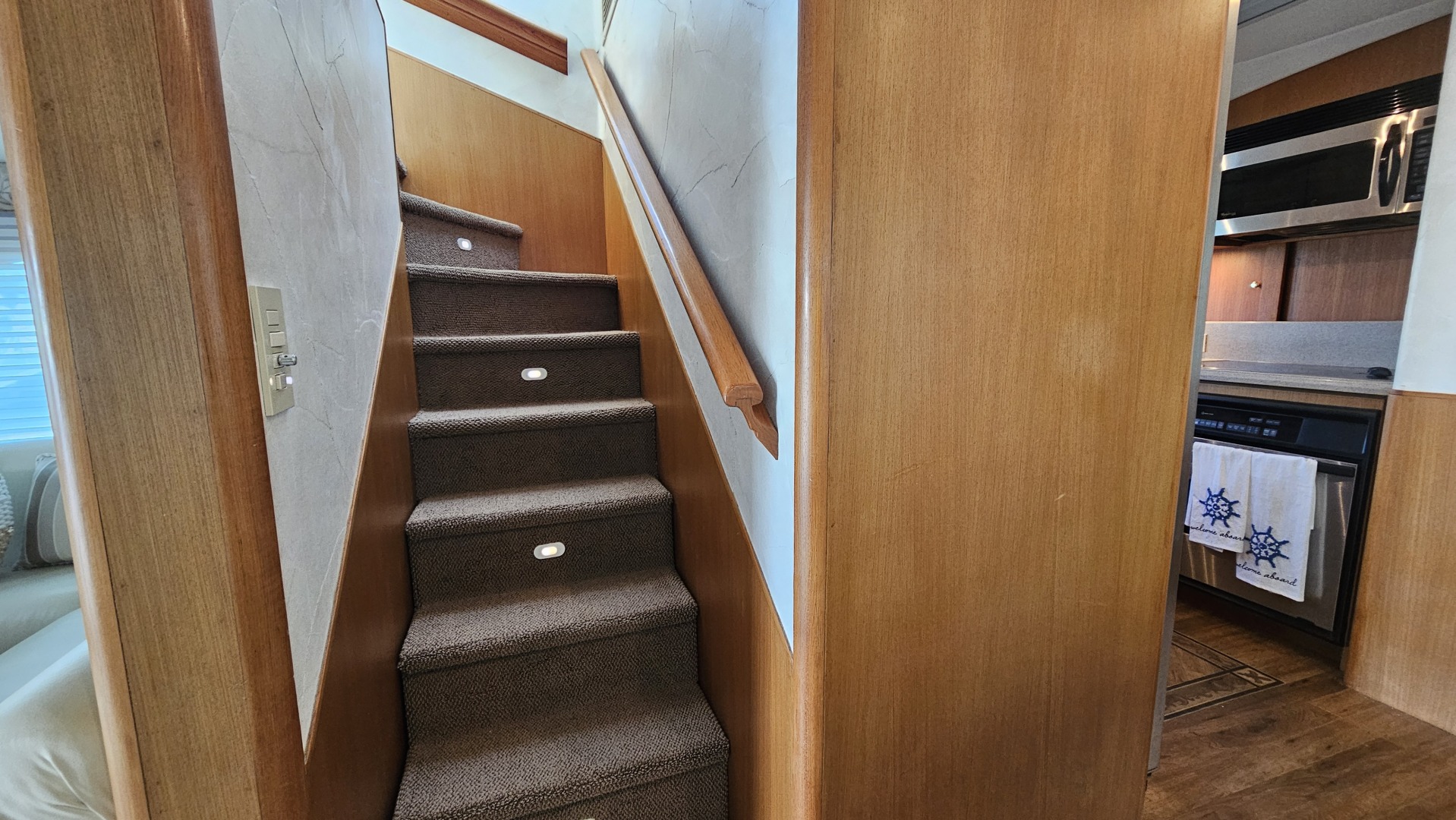 2000 Ocean Yachts 70 SUPER SPORT - Image 17