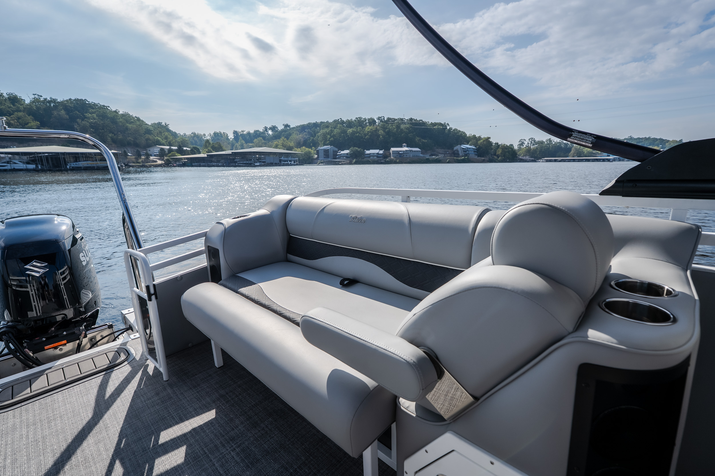 2025 JC Tritoon NepToon 25TT Sport DSL, Bow Chaise Arms - Image 20