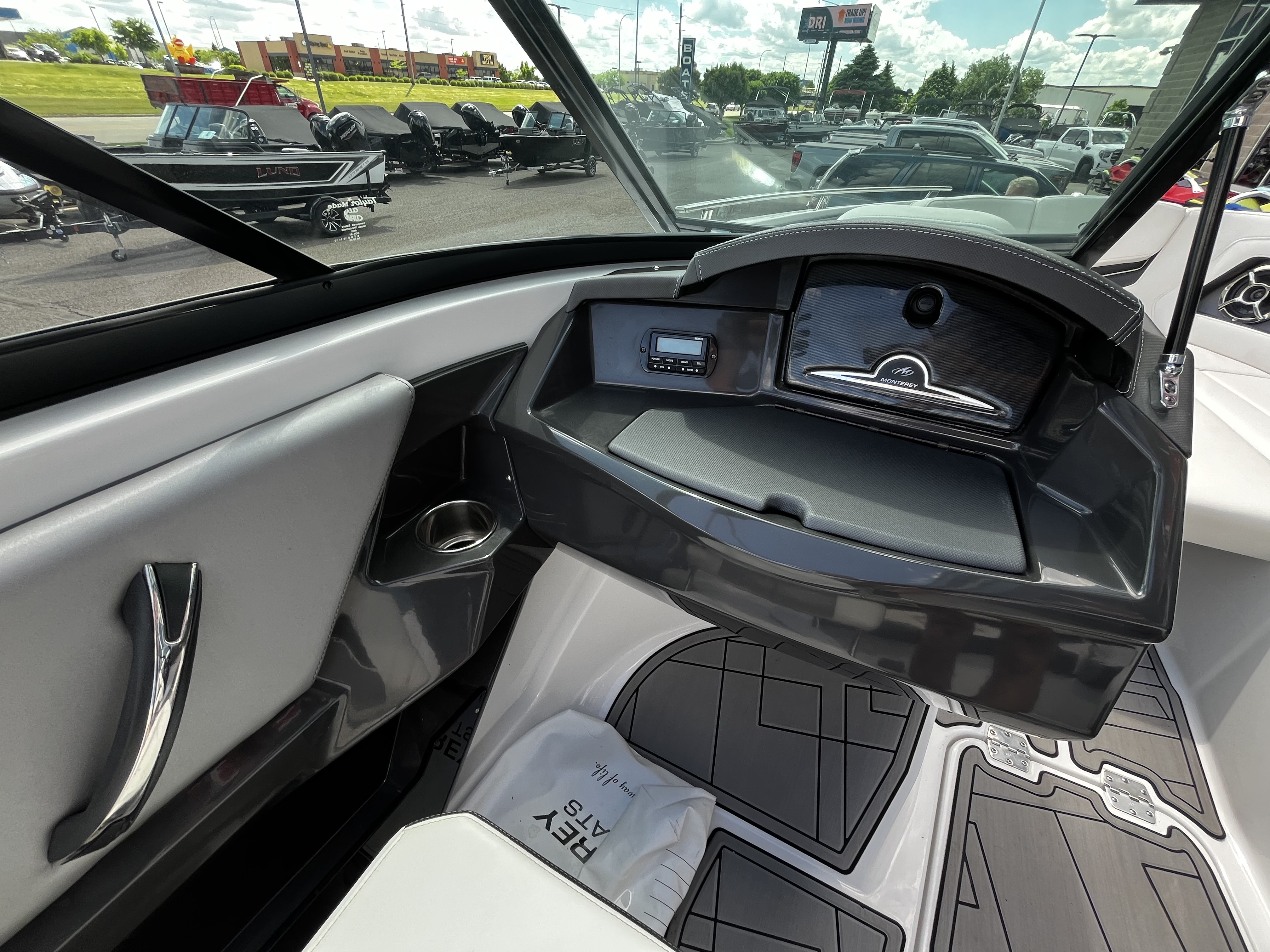 2018 Monterey 238SS - Image 20
