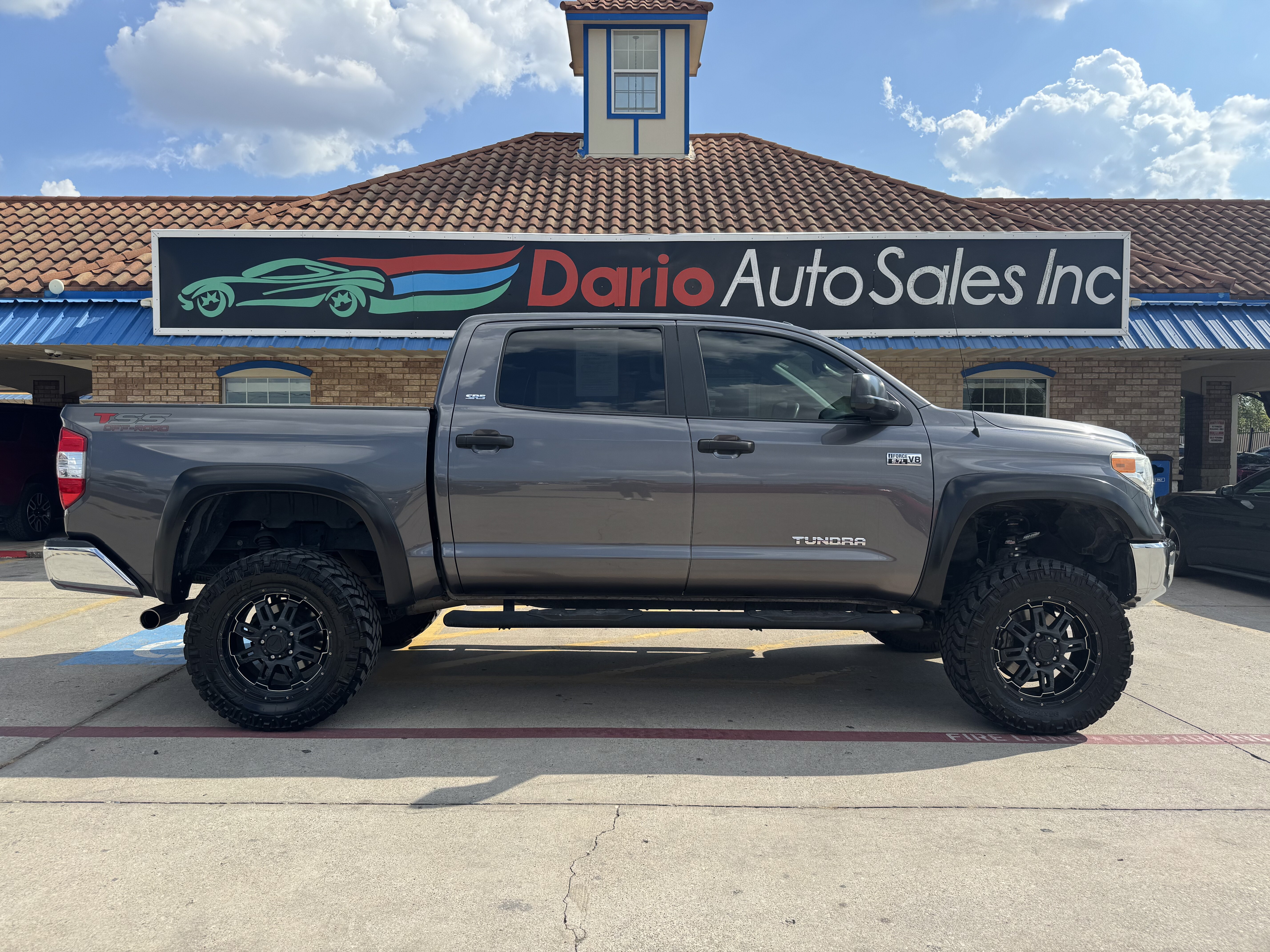 2014 Toyota Tundra CrewMax SR5 4WD 5.7L V8 - Image 9