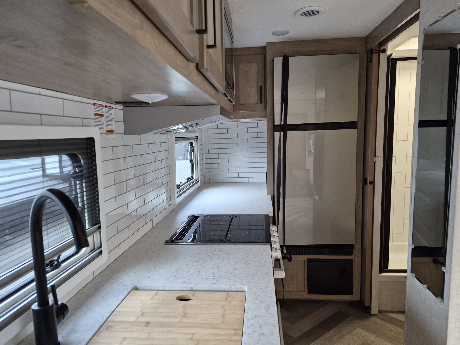 2023 Ember RV Touring Edition 21MRK - Image 9