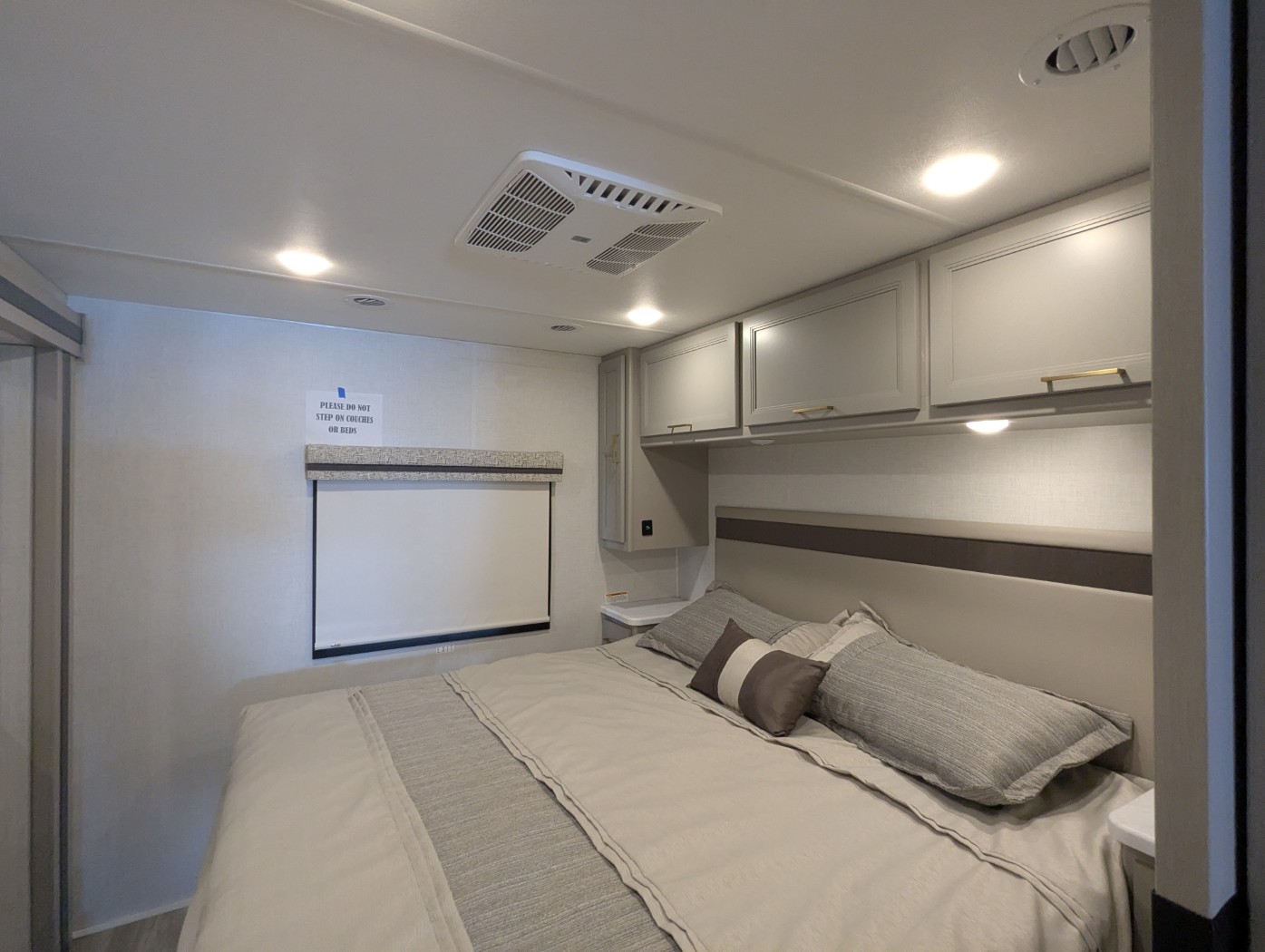 2025 Thor Motor Coach Windsport 35R - Image 36
