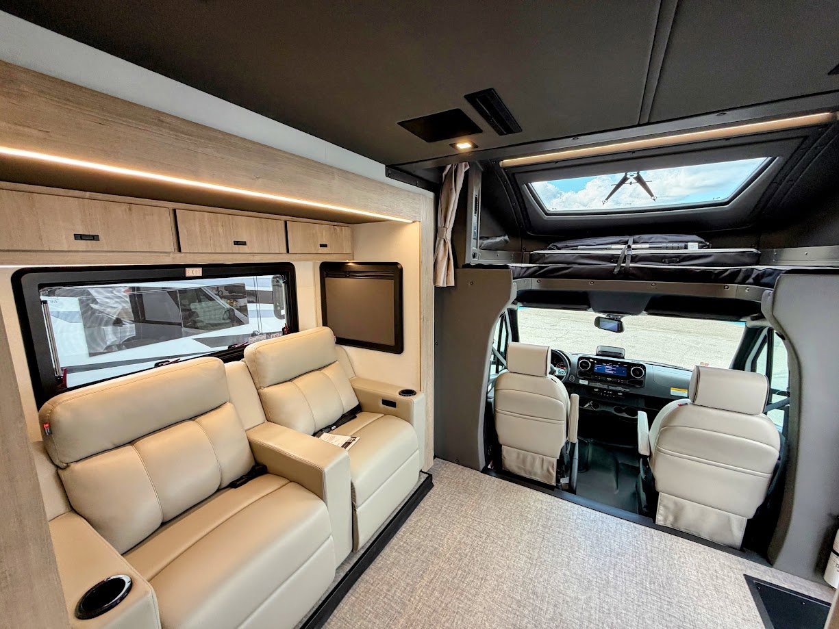 2026 Grand Design Lineage Series M 25TK - Image 10
