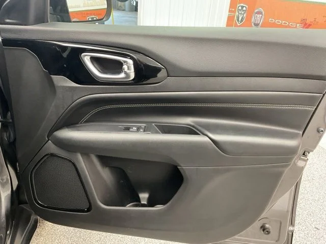 2022 Jeep Compass Utility 4D Altitude 4WD - Image 23